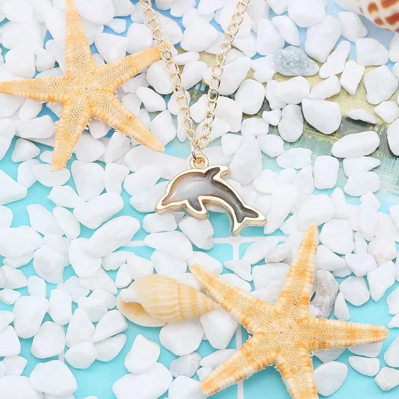 Модное креативное ожерелье золотистого эмалевого сплава с цветным кулоном