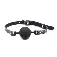 Foreign Trade Wholesale 2018 Live Sex Adult Toys Black Perforated Real Leather Belt Plush Case Phone Case Gag Manufacturer Direc
