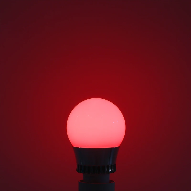 Светодиодная RGB лампочка E27 3 Вт 16 цветов с регулируемой яркостью 24 клавиши + ИК