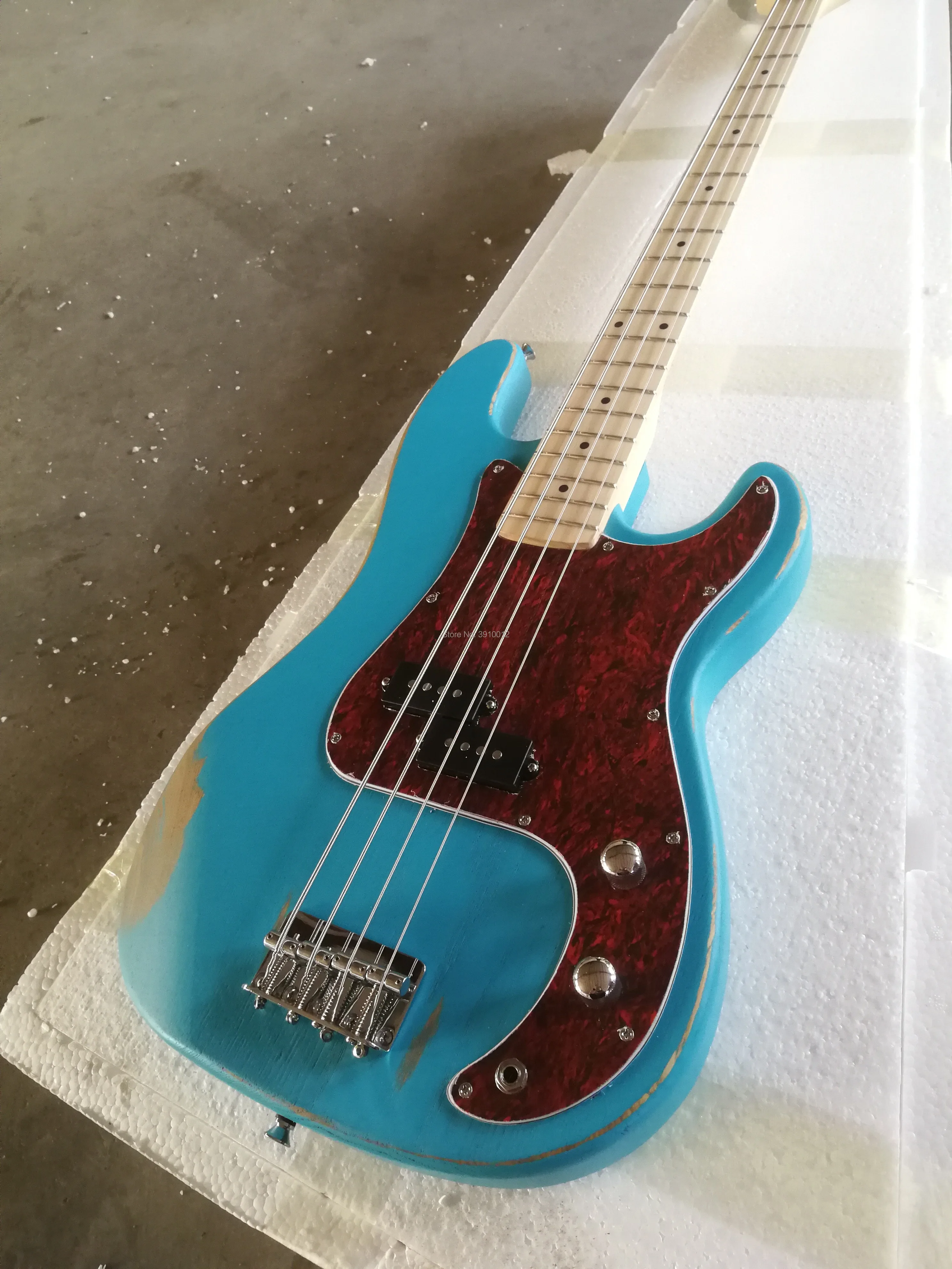 

Blue solid xylophone Maple xylophone neck P BASS bass guitar handmade do old 4 strings guitarr