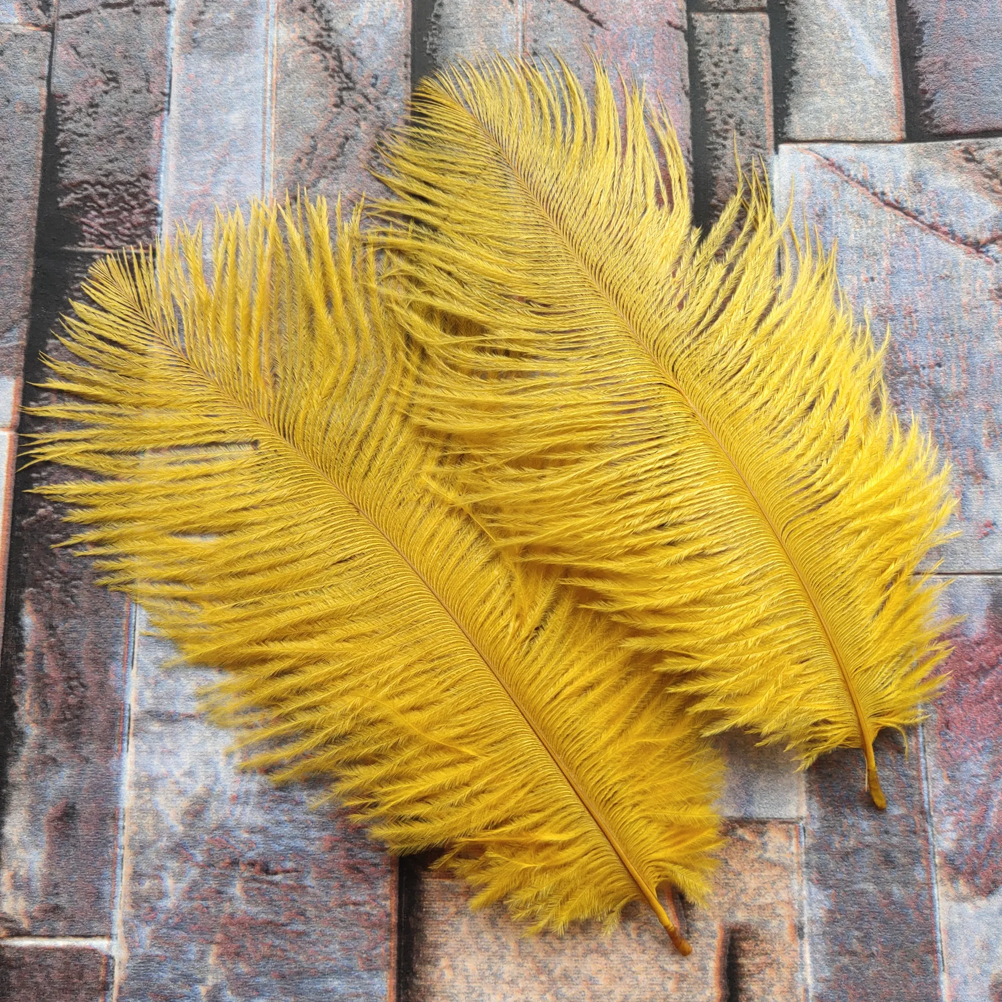 

Holiday Decorations 10pcs beautiful golden yellow ostrich feathers 6-8 inches/15-20 cm wholesale decoration