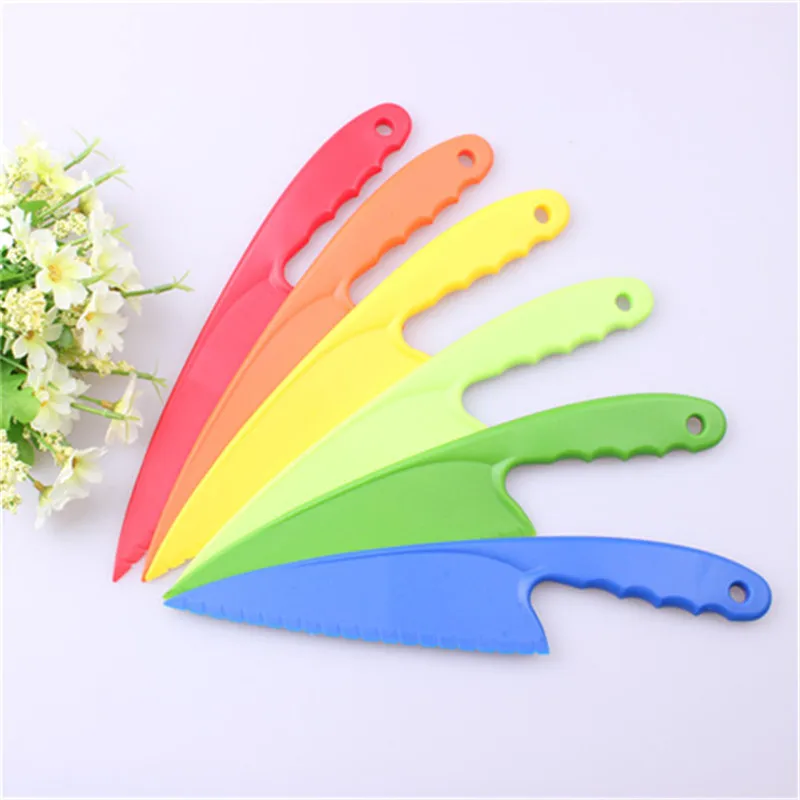 

29 cm Plastic Dessert Knife with Serrated Edge Cake Mousse Bread Cutter Cake Tools Server Holder Wedding Party Baking Tools