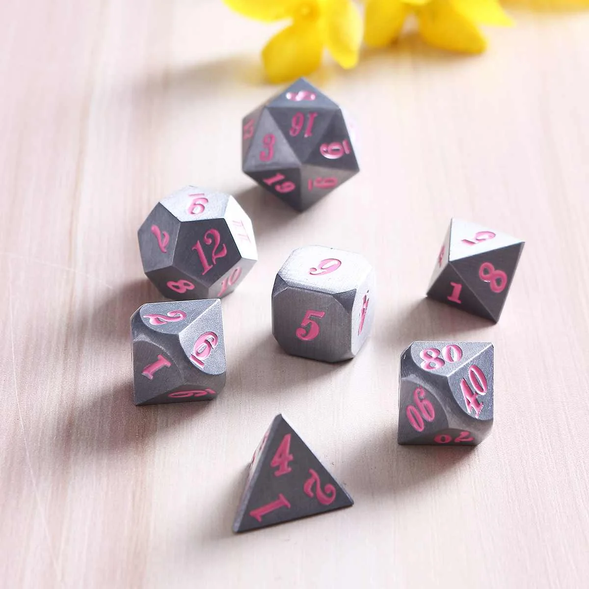 

7pcs/set Heavy Solid Metal Polyhedral Dice for MTG RPG D&D Board Games Entertainment Bar Games 3 Colors With Bag