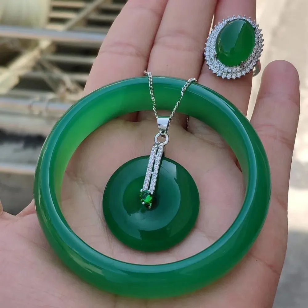 Koraba Бесплатная сертификат 925 стерлингового серебра с натуральным Lucky Donut зеленый