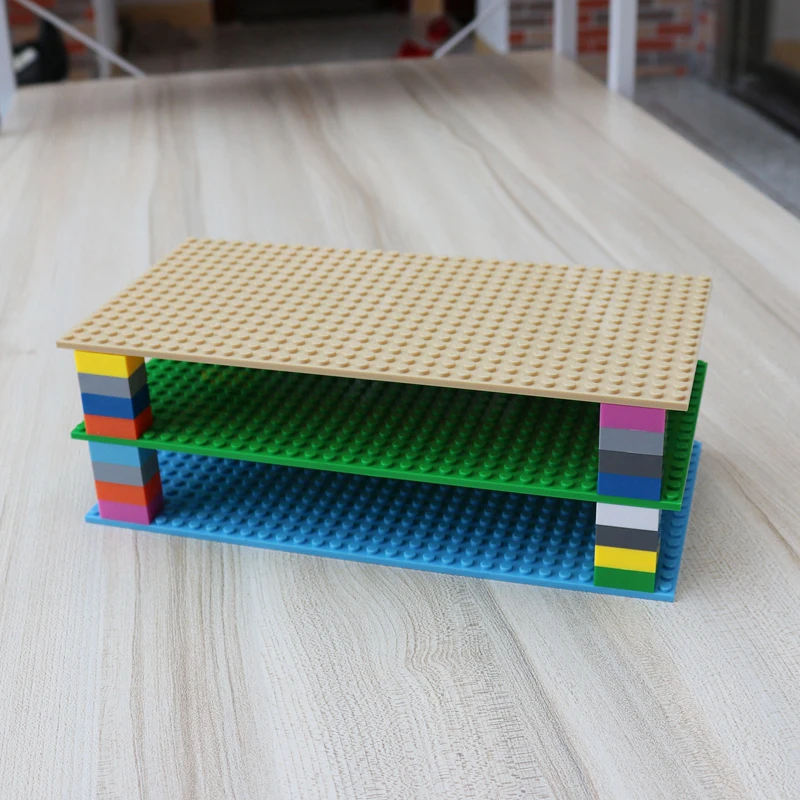 Базовая пластина MOC 16*32 точек 2 стороны используются классические Строительные