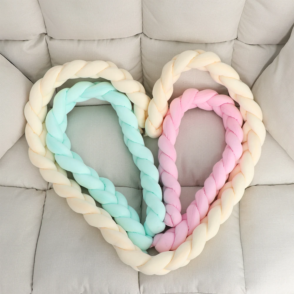 

1OC Hot Sale Fashion Soft Comfortable Baby 0 -24 Months Colorful Soft Knot Kisses Smooth Cradle Bumper Decorative Bedding Kisses