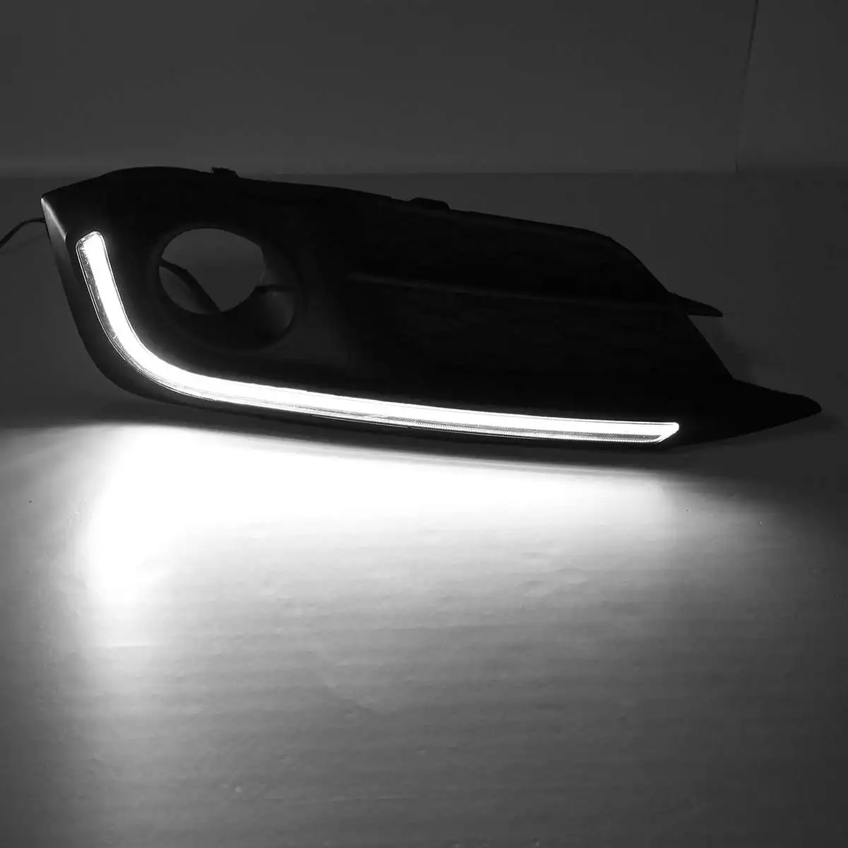 

2pcs LED DRL Daytime Running Lights White Light Color Headlight Turn Signal Fog Lamp for Honda for Civic 2016-2018 Auto Parts