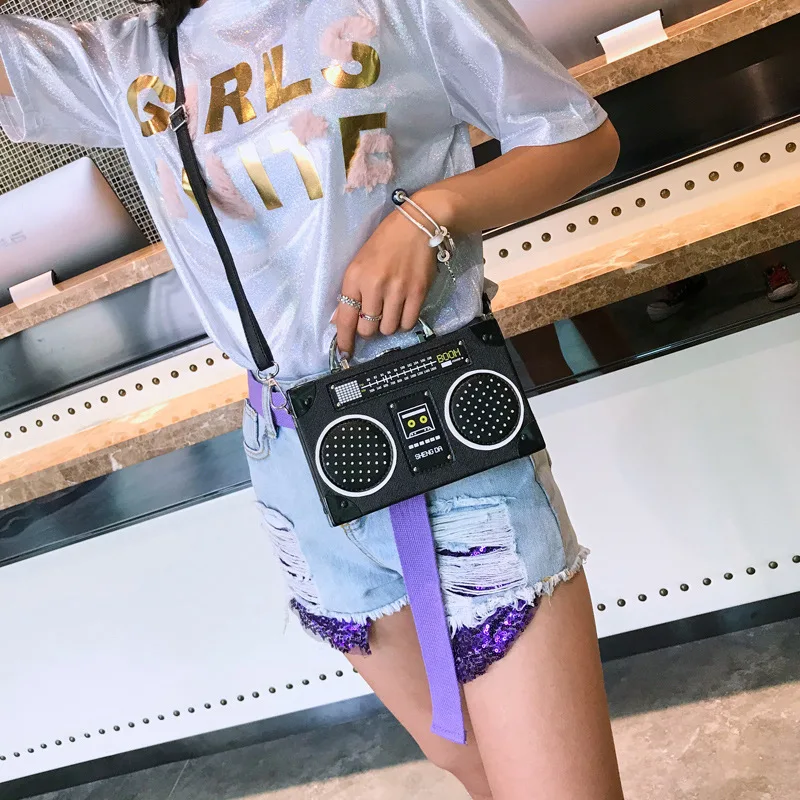 

Super Seabob 2018 New Pattern Radio-shape Lock Catch Adjust Straps Single Shoulder Span Portable Small Square Package DA615