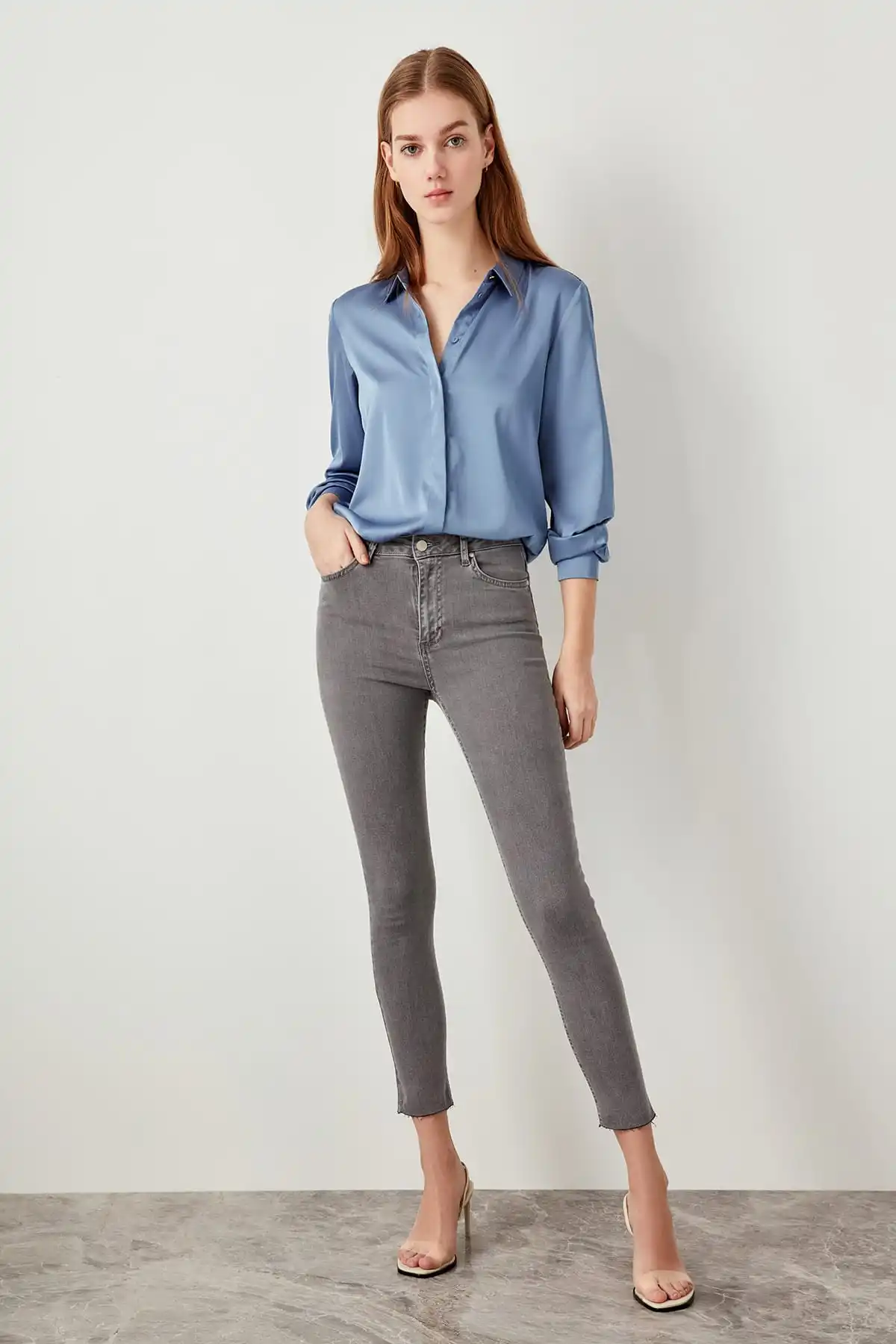 

Trendyol Leg High Waist Skinny Jeans Gray Discrete TCLSS19LR0035