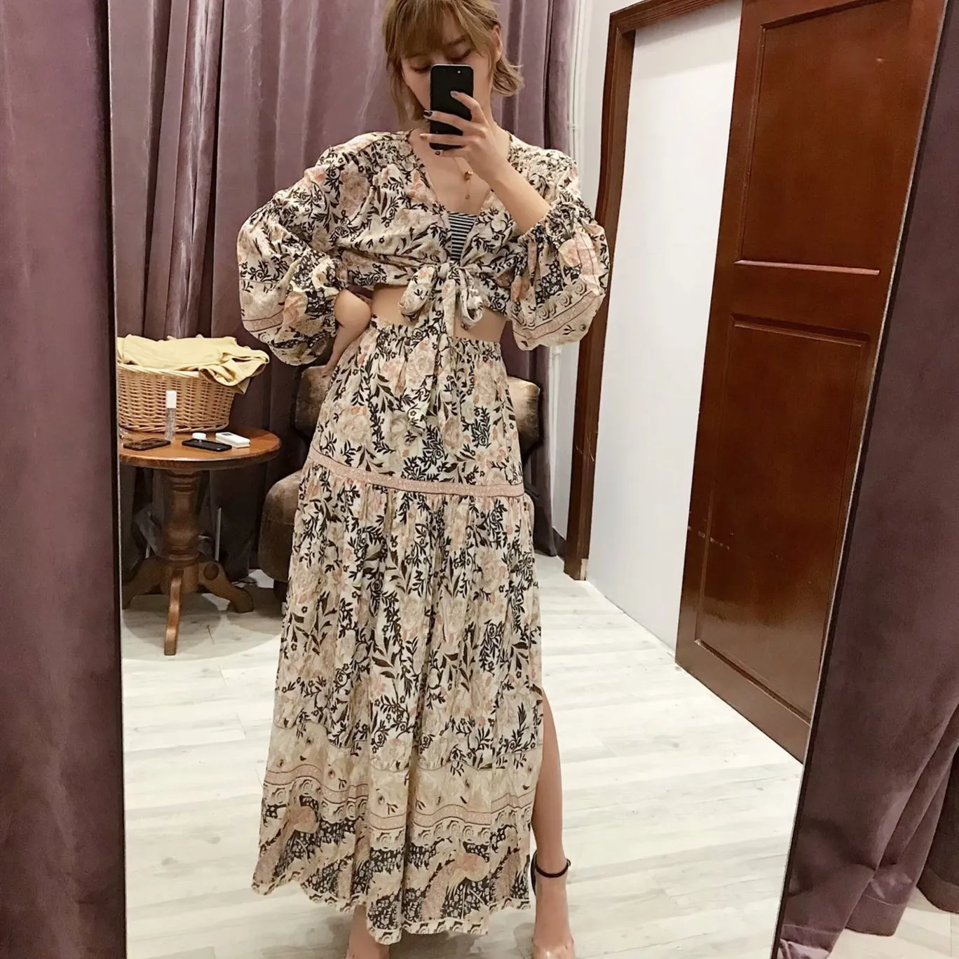 

Women Floral Print 2 Piece Set Dress Fashion Tied V-Neck Crop Top And Skirt Boho Slit Sides Elastic Waist Summer Dress Set