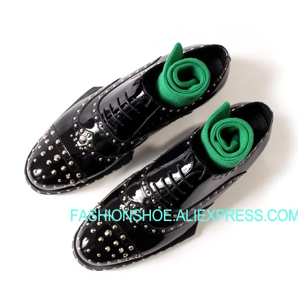 

Handmade Brogue Shoes Man Flats Rivets Studded Cow leather Lace up Formal Business Shoes Spring Fashion Studded Derby Shoes