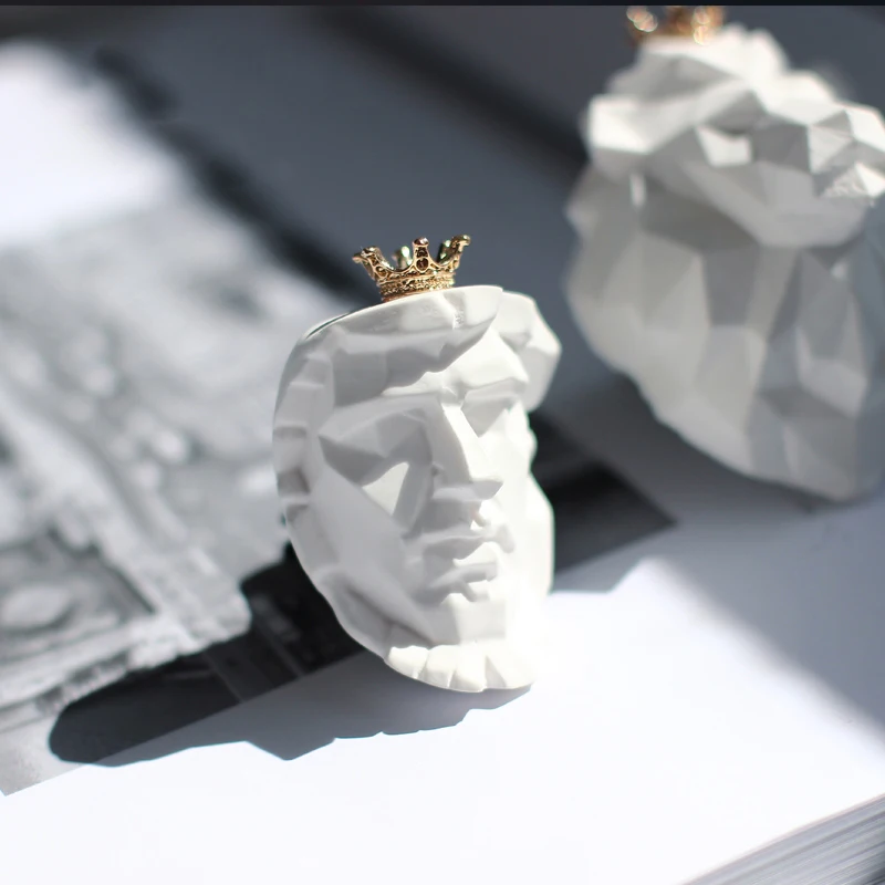 

Silicone mold 3D Alexander Head Aromatherapy Plaster For Car Sculpture Clay Concrete mould The Fridge Magnet Home decor diy gift