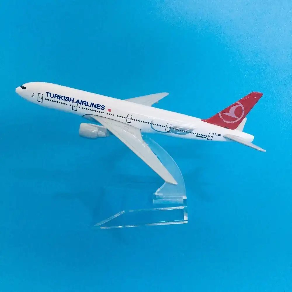 turkish airlines toy plane