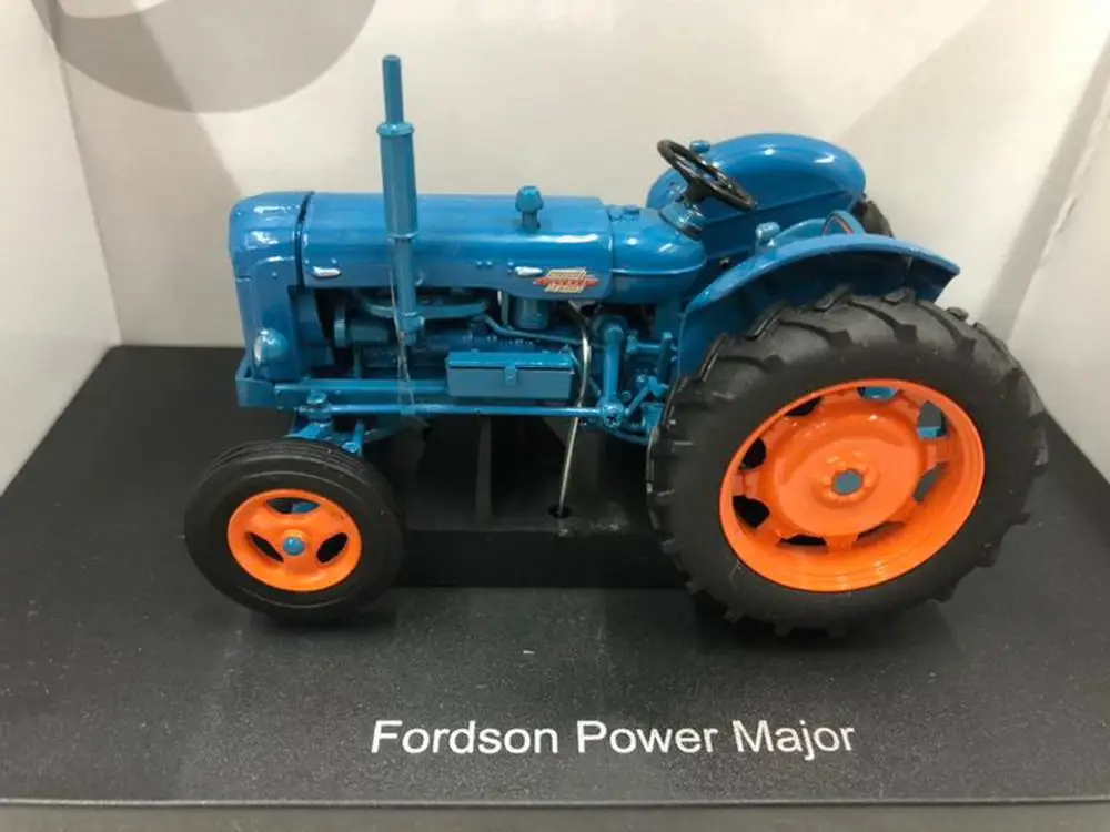 

Universal hobbies 1/32 Fordson Power Major tractor Diecast Model UH2636