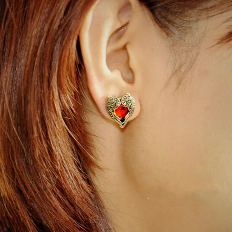 

Fashion Angel Wings Red Crystal Female Jewelry Vintage Style Peach Heart Shape Stud Earrings for Women Retro Accessories JN0210