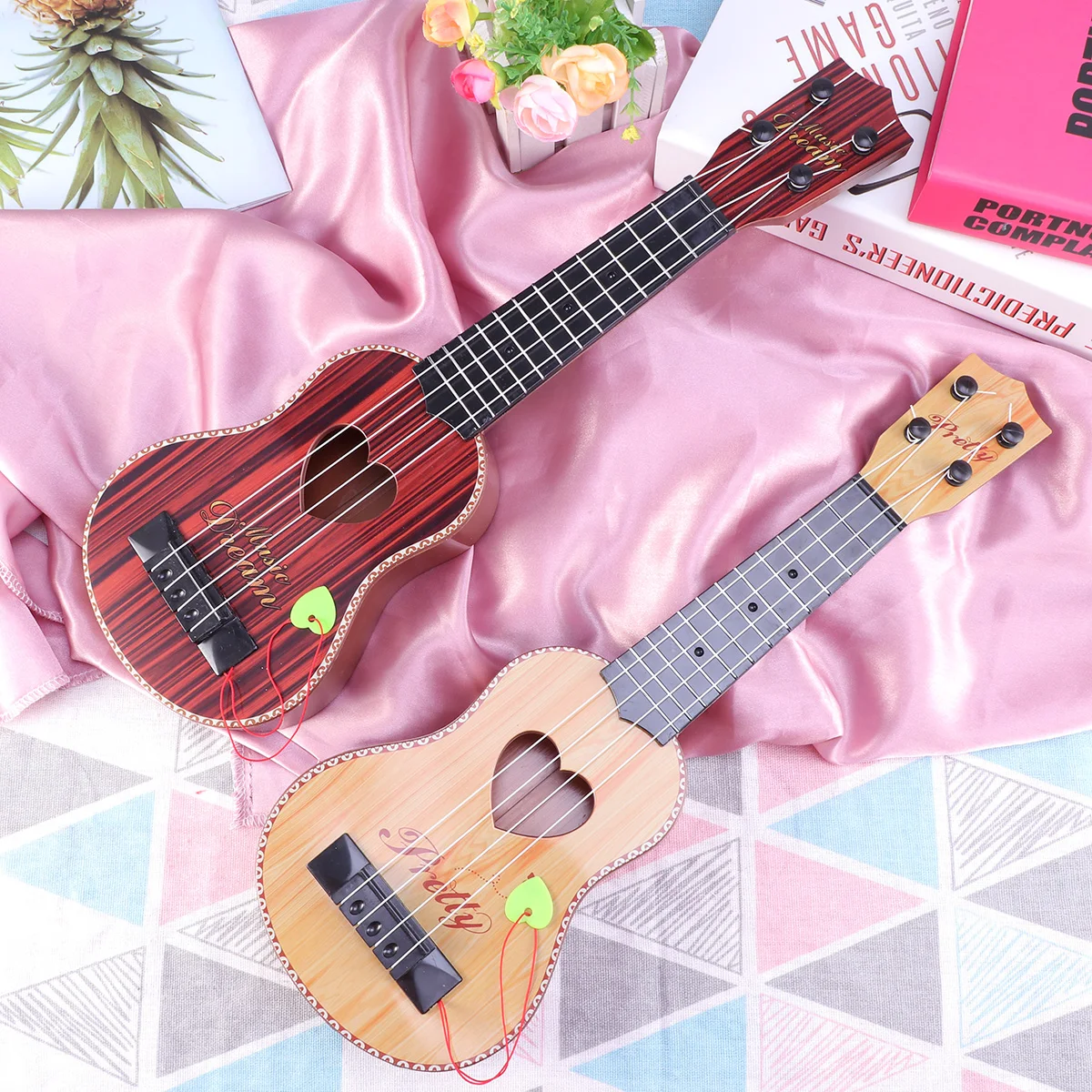 

Children Small Size Musical Instruments Imitated Ukulele Mini Guitar Playing Toy with Four Strings (44cm)