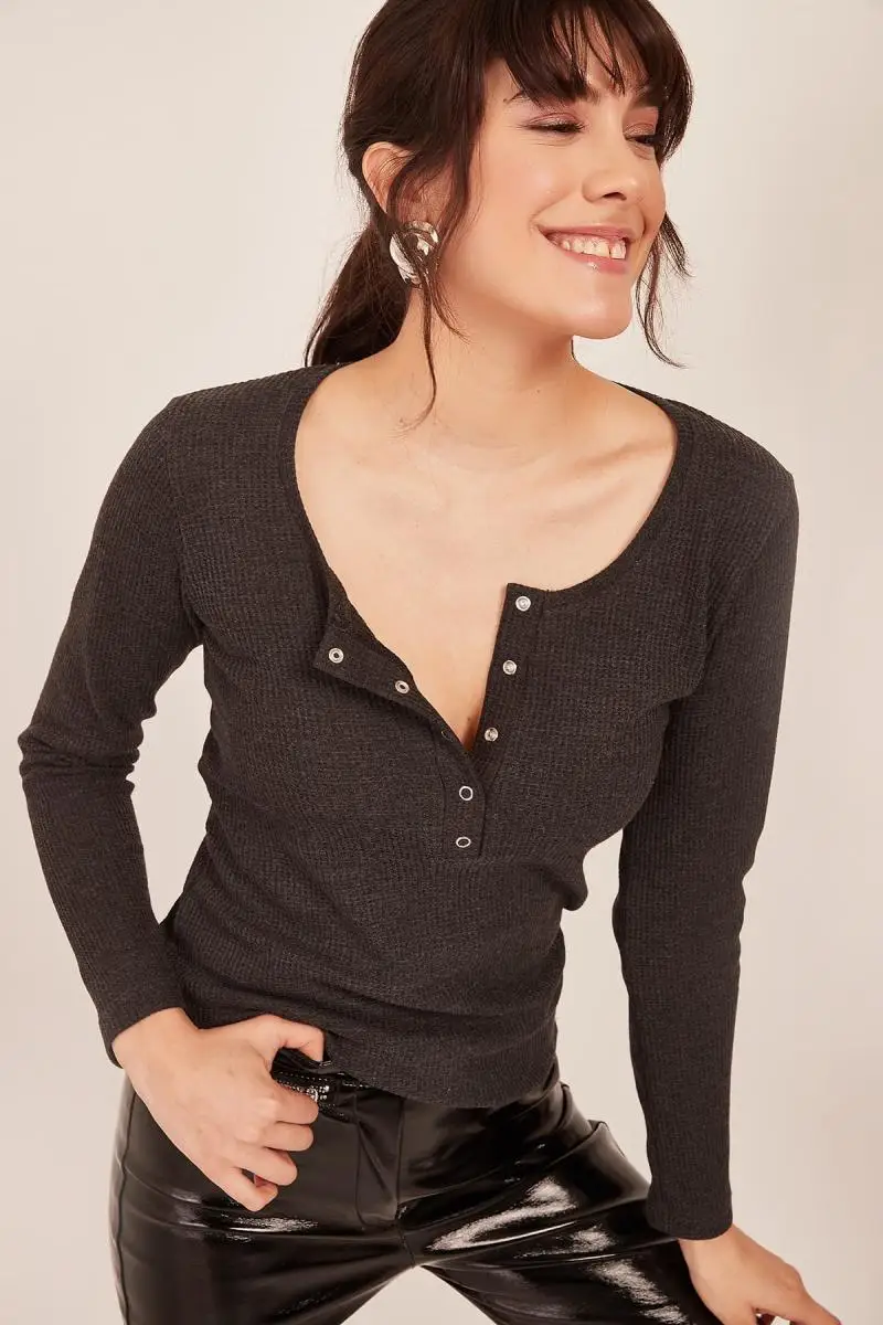 Ola Women Anthracite Snaps Petek Bluz TSH-19000004 |