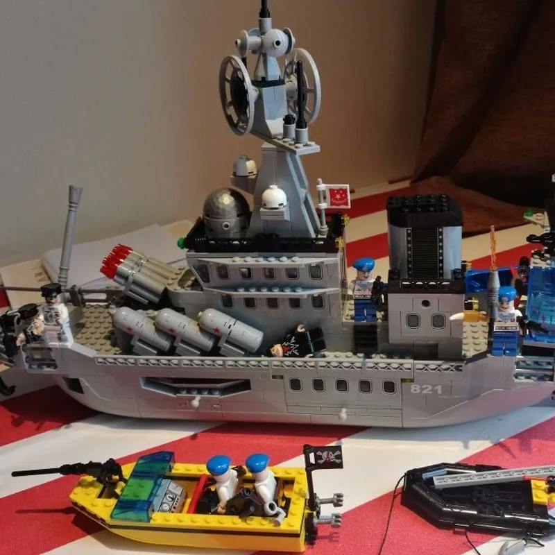 

Initiation Building Blocks Assembling Warship Model 843pcs Children Alpinia Oxyphylla Toys Military Series Missile Cruiser 821
