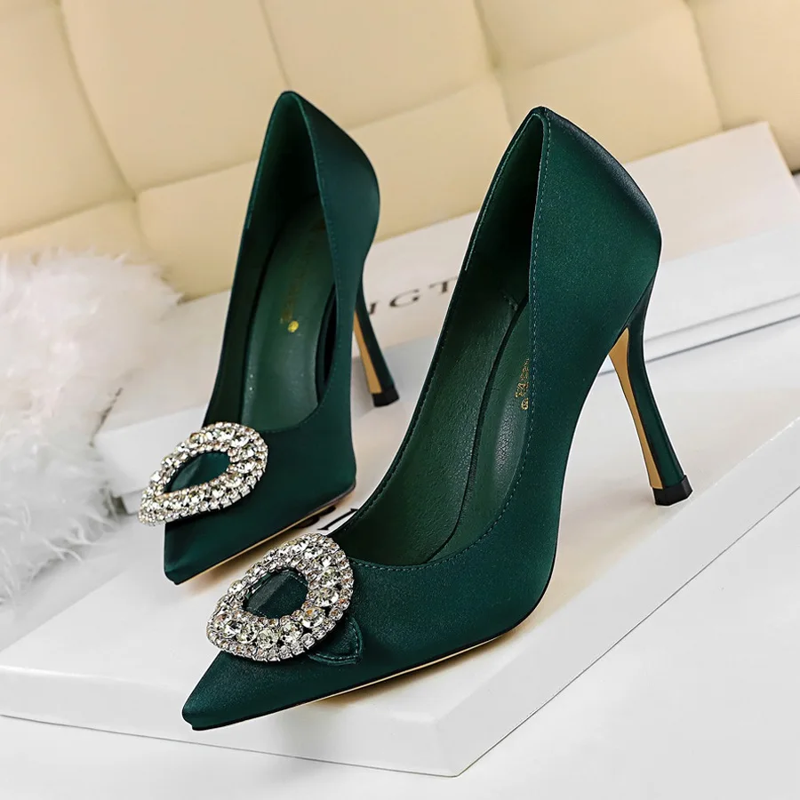 

New Crystal Buckle Wedding Shoes Kitten Heels Women High Heel Elegant Silk Heeled Woman Thin Pumps Satin Pointed Ladies Shoes
