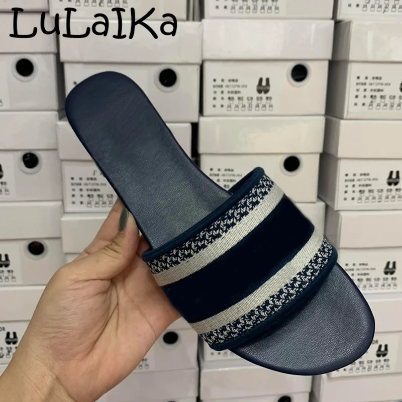 

2019 Summer New Brand Round Head Spell Color Flip Flop Shoes Sexy Comfortable Lady Non-slip Indoor Outdoor Slippers