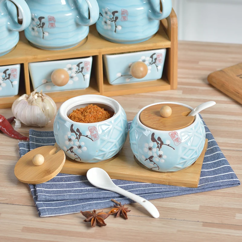 

Kitchen Supplies Ceramic Spice Jar Three Sets Of Creative Condiment Bottle Spice Box Pepper Salt Tank Set Home Combination