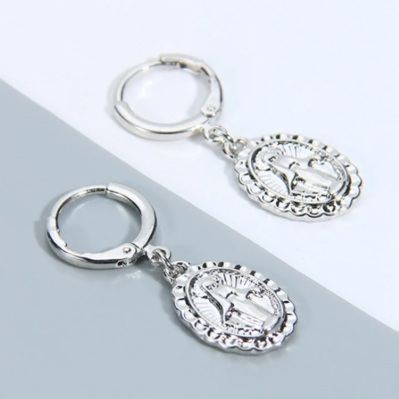 

Popular 1Pair Virgin Mary Coin Disc Unique Girls Seaside Rose Golden Silver Golden Oval Women Wedding Religion Drop Earrings