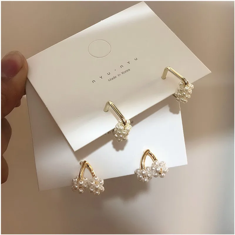 

2019 Korea Vintage Baroque Metal Gold Geometric Irregular Cross Square Pearl Hoop Earrings Women Earrings Wedding Jewelery Gift