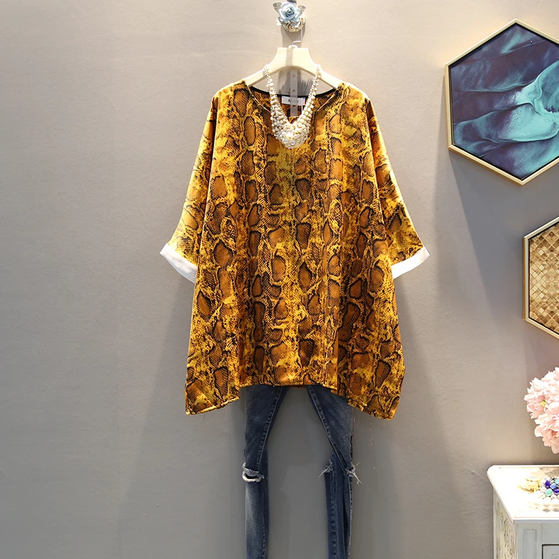 

[EWQ] 2019 Spring Summer New Pattern Round Collar Snake Print Patchwork Pullovers Bohemian T-shirt Women Fashion Tide AE56407