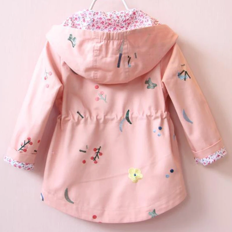 Пальто с цветочным принтом для девочек; Новинка г.; весенне-осенняя хлопковая ветровка с цветочной вышивкой для девочек; Длинная Куртка с капюшоном и завязками