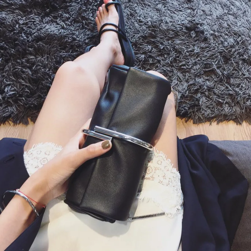 

[BXX] 2019 Woman Black Color Genuine Leather Cowhide Silver Color Paper Clip Single Chain Day Clutches Shoulder Bag LM554