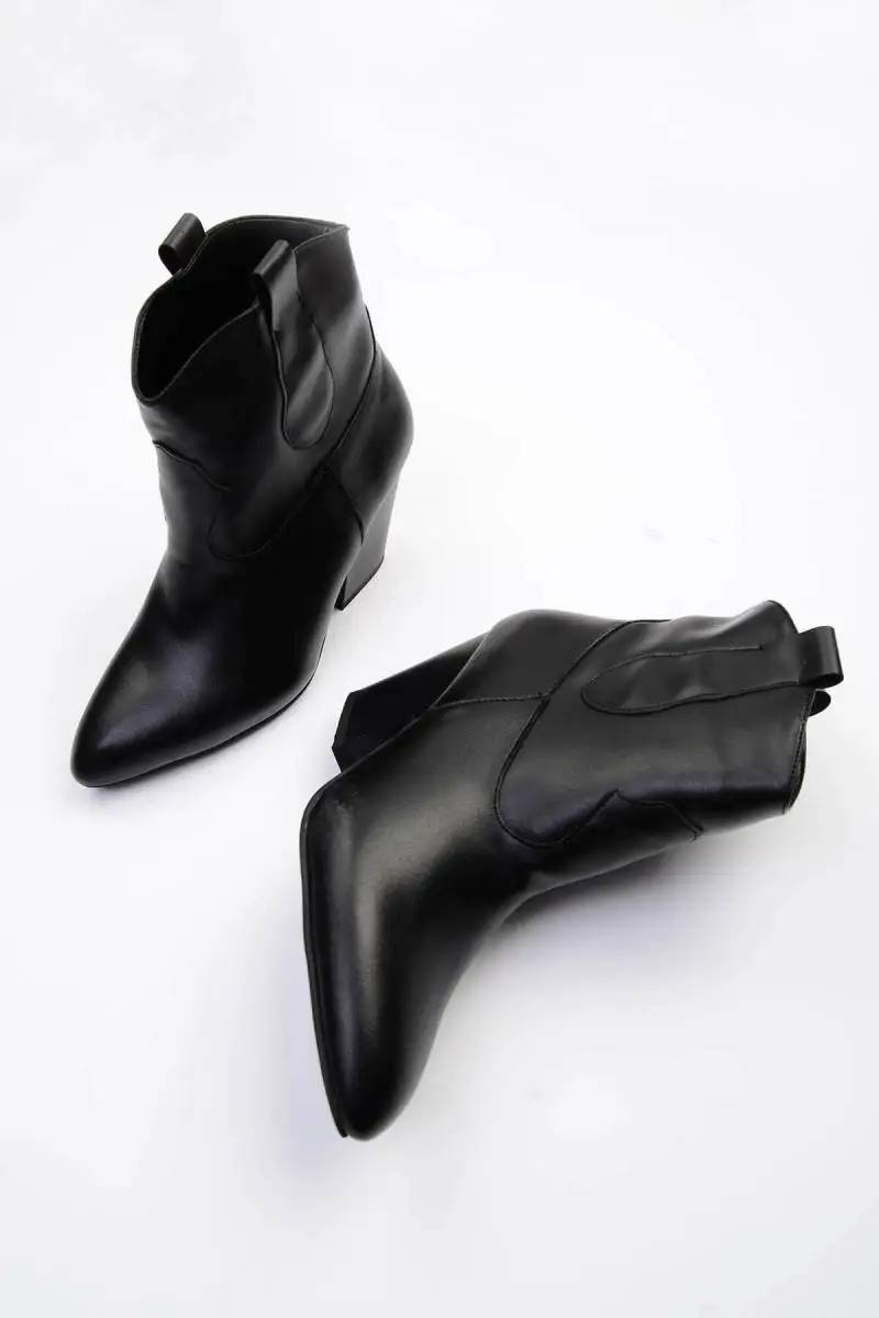 

Bambi Black Women Boots G0512020709