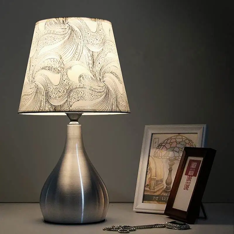 Lâmpada de Cabeceira Candeeiros de Mesa para o Quarto Sala de Estar Conduziu a Lâmpada de Mesa com E27 Lâmpada Moderna – Iluminação Luz Branca 110 V-240 v