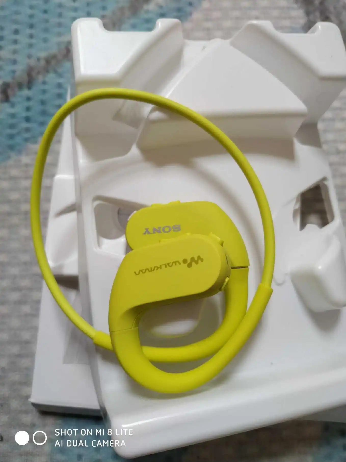 Б/у (не новая) водонепроницаемая гарнитура SONY для плавания бега MP3-плеера