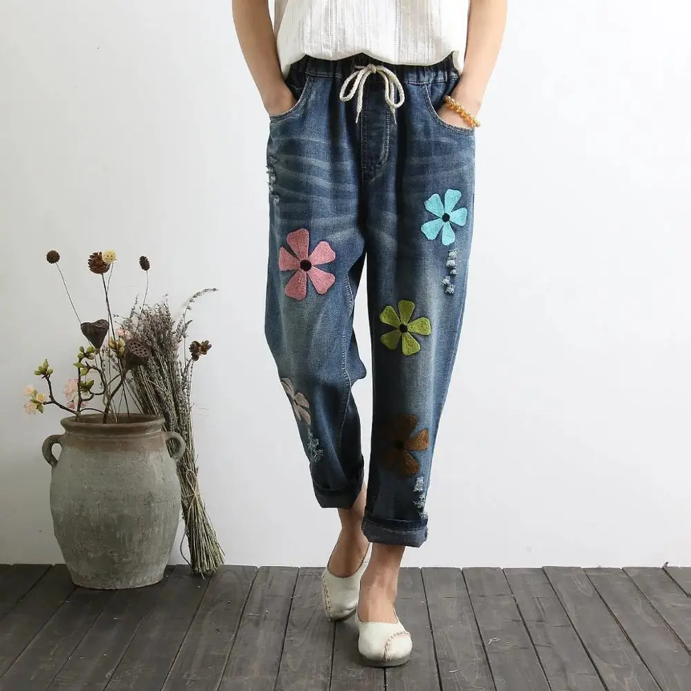 

Plus Size Flower Embroidery Jeans Women Loose Ripped Boyfriend Jeans High Waist Nine Ankle Elastic Waist Denim Harem Trousers