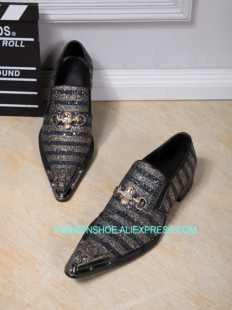 

Fashion New 2019 Chaussure Hombre Gold Metal pointed toe Wedding Party Shoes Flat heel Chains Spring Summer Oxfords Size 38-46