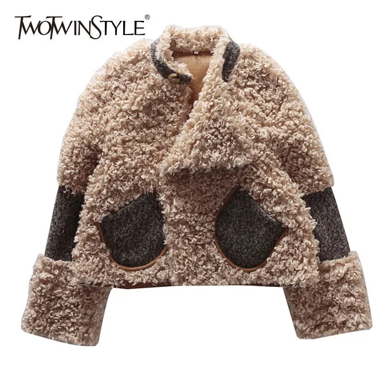 

TWOTWINSTYLE Faux Lamb Fur Coats Female Long Sleeve Lapel Long Sleeve Patchwork Knitting Pockets Womens Coat 2018 Winter Fashion