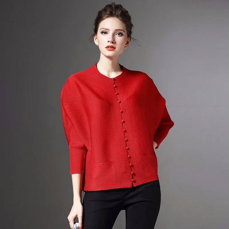 LANMREM 2019 New Fashion Pleated Clothing Shirt O-neck Long Batwing Sleeve Single Breasted Pleated Pockets Woman Blouse SA566
