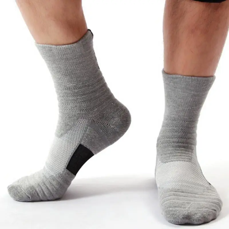 Outdoor Sport Men Knee High Sports Socks Discontinuous Pile Loop Sweat Absorbent NonSlip Basketball Socks Badminton Running