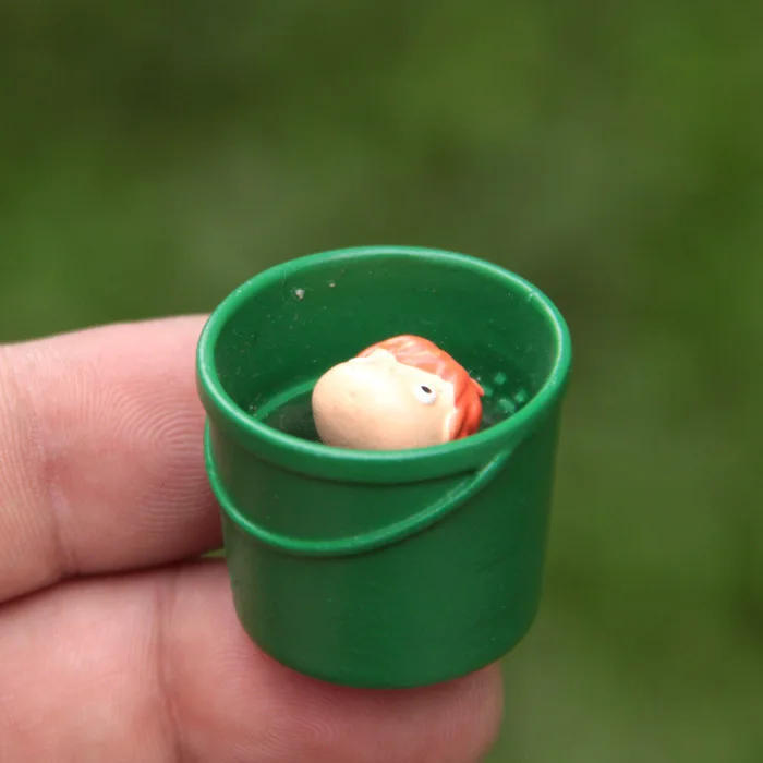 

Ponyo in bucket Ponyo on the Cliff Action Figures Model Toy Bag Little Pet Shop Mini Toy Animal Fish Toys For Children
