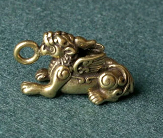 

Chinese Collectibles Brass Carved Animal Lucky Unicorn Kylin Small Pendant Exquisite Statues