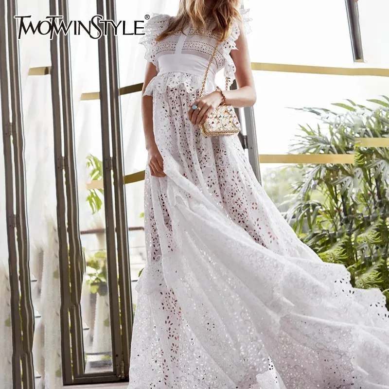 

TWOTWINSTYLE Vintage Lace Patchwork Long Dress Women Hig Waist Sleeveless Hollow Out Madi Dresses Female 2019 Spring Fashion