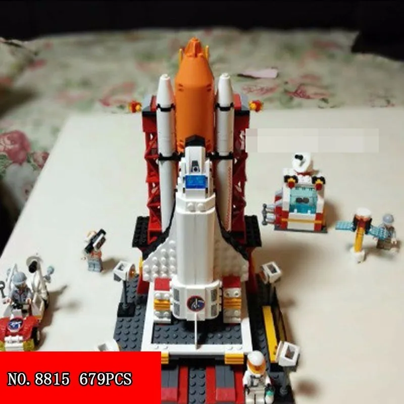 

679pcs New Dee Alpinia Oxyphylla Assembling Building Block Space Flight Series Space Aircraft Launch Center Children Blocks