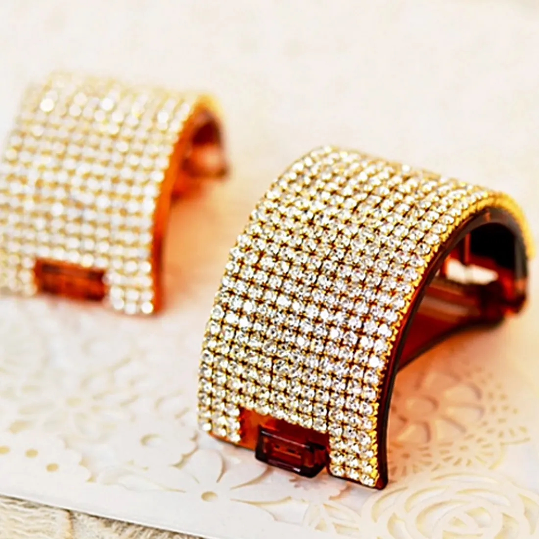 

Round Ponytail Holder Clips Clamp Womens Plastic Hair Claws 8 Row Faux Crystal Rhinestone Barrettes Glitter Banana Hair Crab