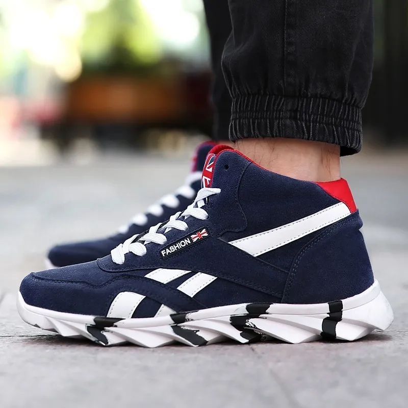 New Arrivals Blue light Men Shoes Comfortable Casual Shoes For Male