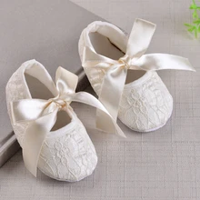 Для новорожденных, для маленьких девочек детская обувь принцессы для девочек кружевное платье с цветочным рисунком мягкая подошва, с бантом тапки для детей, начинающих ходить