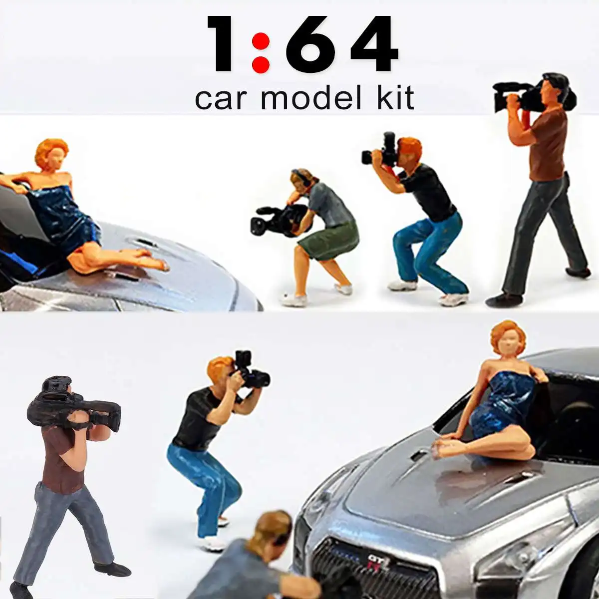 

1: 64 4PCS Vivid RM Character Star Girl+Photographer Car Model PVC Figure Scene Model For Children Toy Group Scenario Model