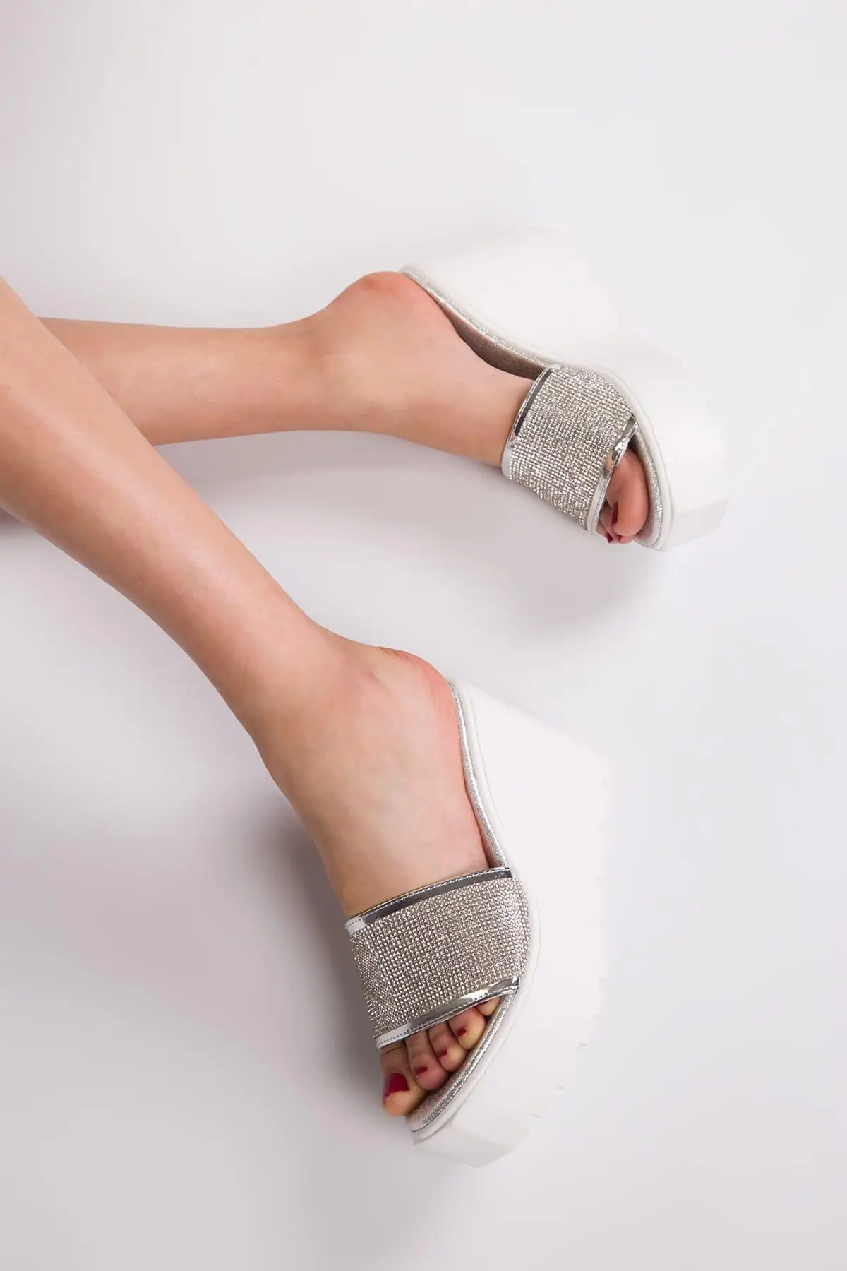 

Soho Silver Female Slippers 12972