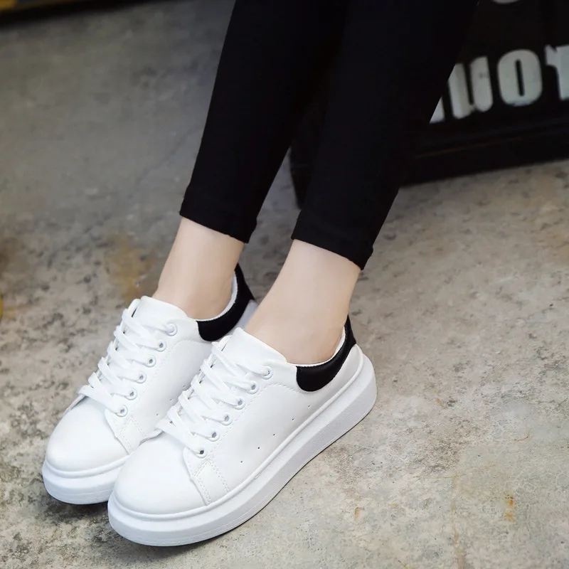 2019 الربيع شيا Xinkuan أحذية رياضية من الجلد امرأة الكورية حذاء كاجوال سميكة أسفل الكعك صغيرة حذاء أبيض امرأة أحذية تزلج H80