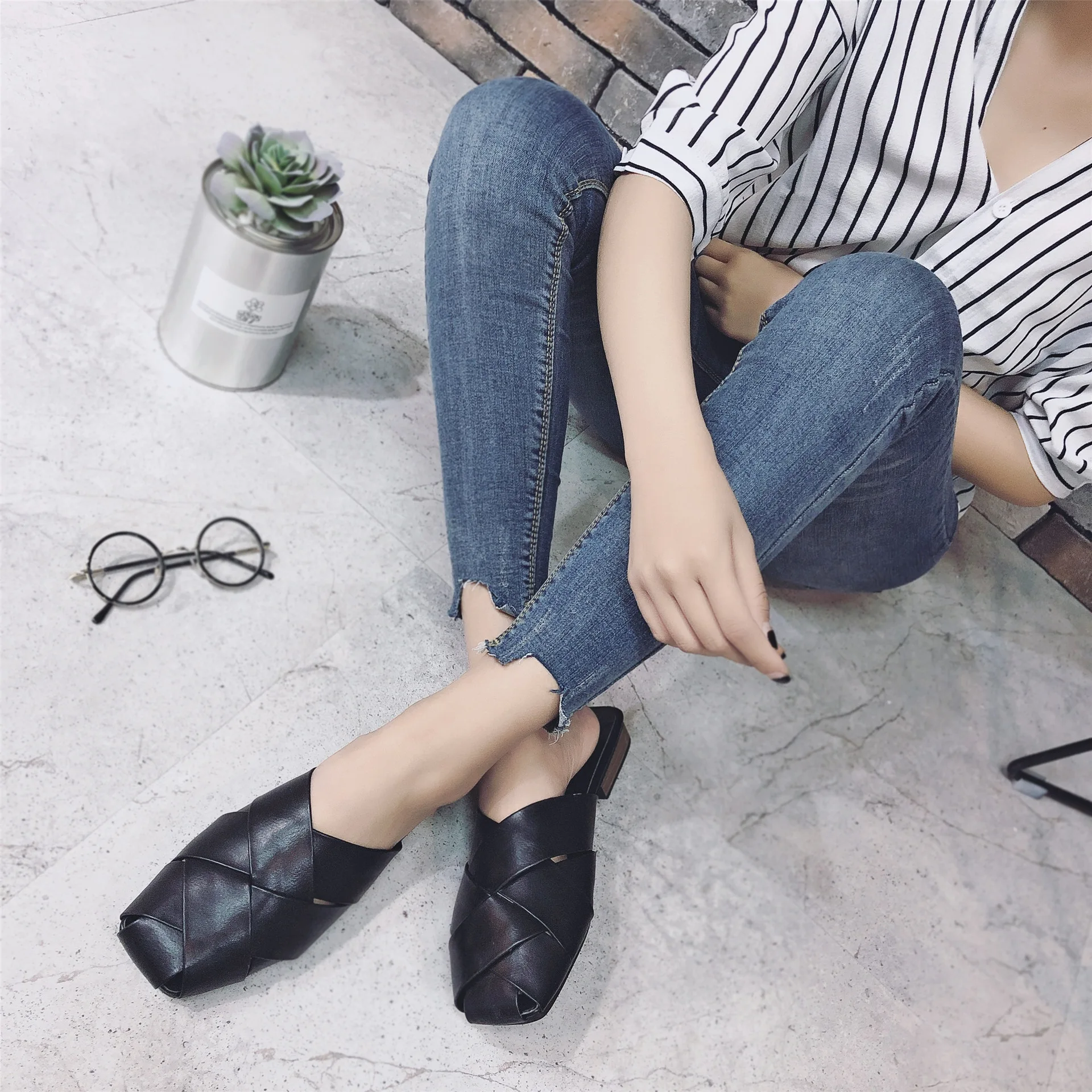 

Fashion Leisure Women Closed Toe Back Strap Sandals Solid Flat With Fisherman Women Shoes Summer Casual Slip-On Sandals