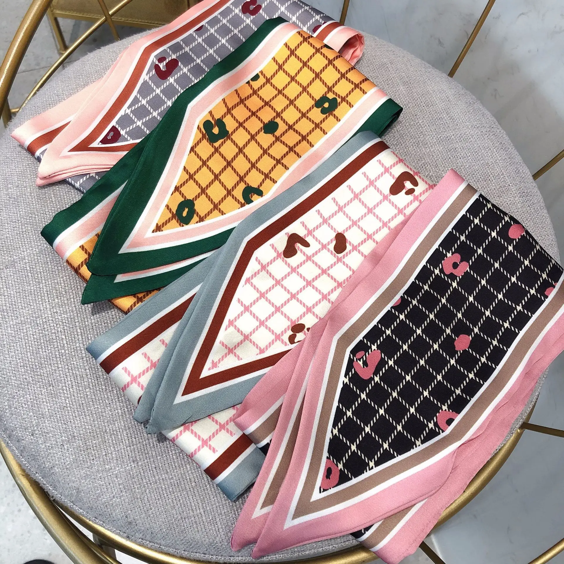 

Weekend Big Sale 2019 New Sharp Corner Small Skinny Scarf Ribbon Wrist Bag Hair Band New Design Twill Silk Scarf for Women